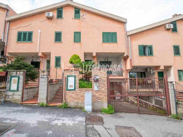 Casa quadrilocale in vendita in Via dei Biancospini MONTE, Santa Lucia San Filippo, Messina