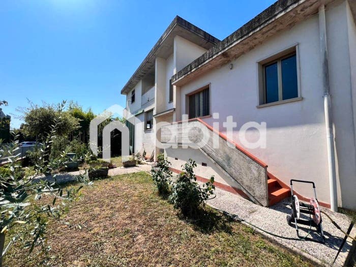 Casa con 6 locali in vendita in Via Aretina, Levanella, Montevarchi