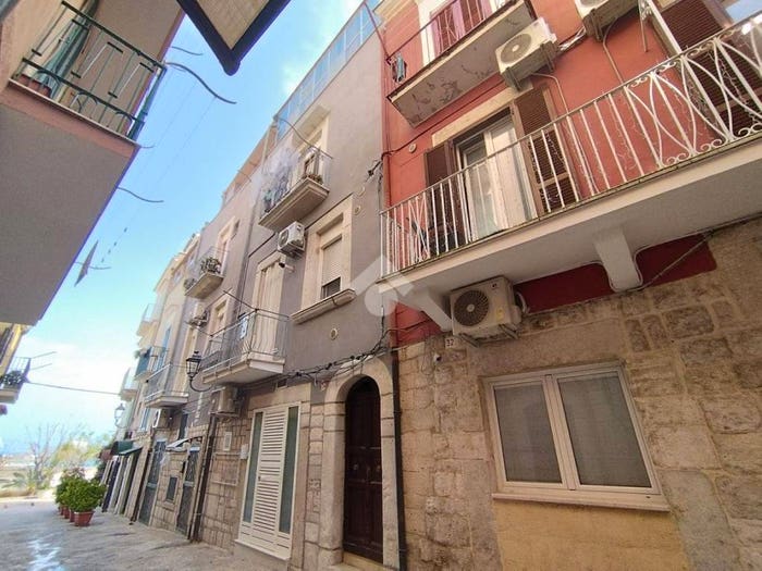 Appartamento trilocale in vendita in Via Miale da Troia, Centro Storico, Barletta