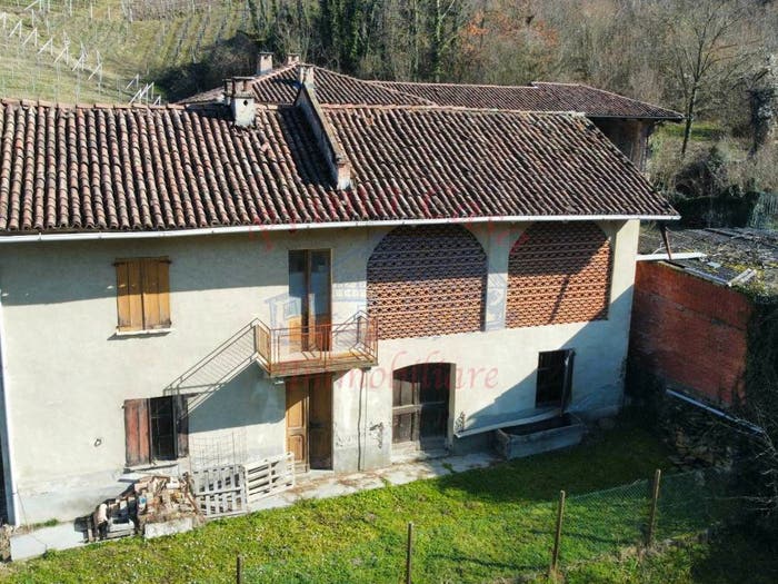 Casa con 5 locali in vendita in Via Starda, Neive
