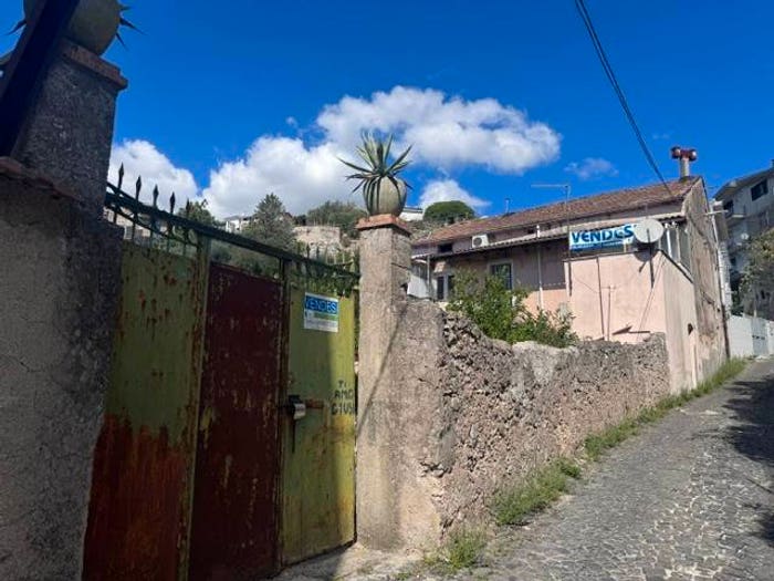 Casa trilocale in vendita in Via Giovanni Massa, Centro, Cava de' Tirreni