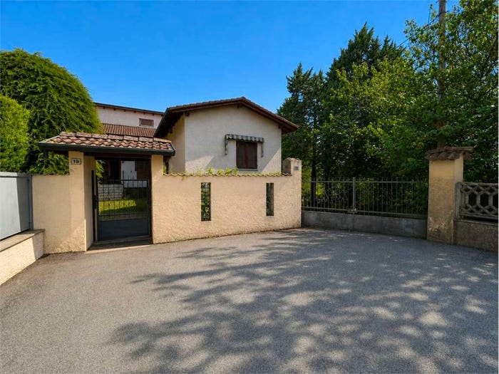Casa quadrilocale in vendita in Urago d'Oglio