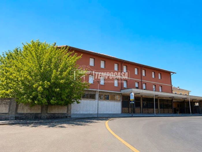 Casa con 6 locali in vendita in Piazza Dante Alighieri, Sacca Stazione, Modena