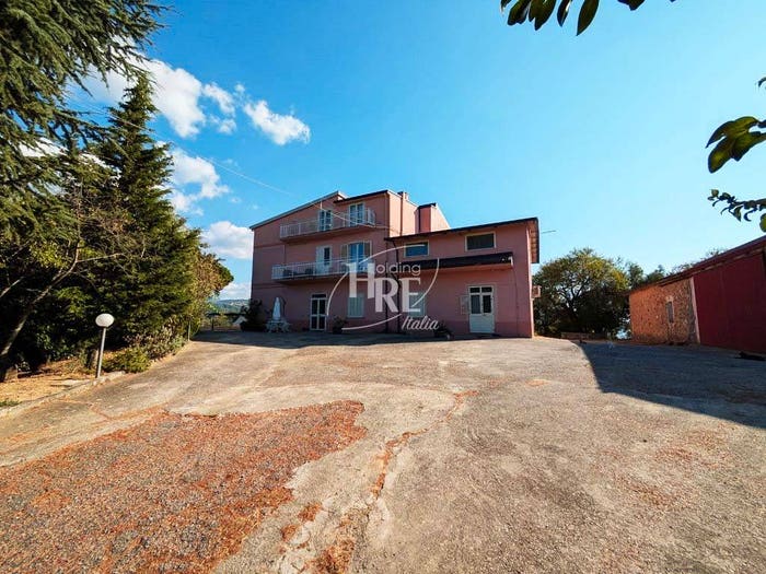 Casa con 6 locali in vendita in Contrada Pantano d'Olmo, Acri