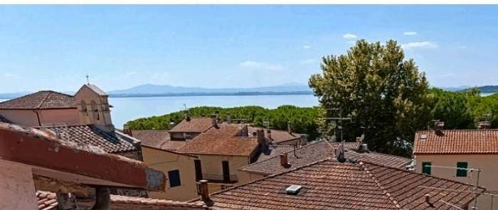 Appartamento trilocale in vendita in Via San Bernardino, Centro, Passignano sul Trasimeno
