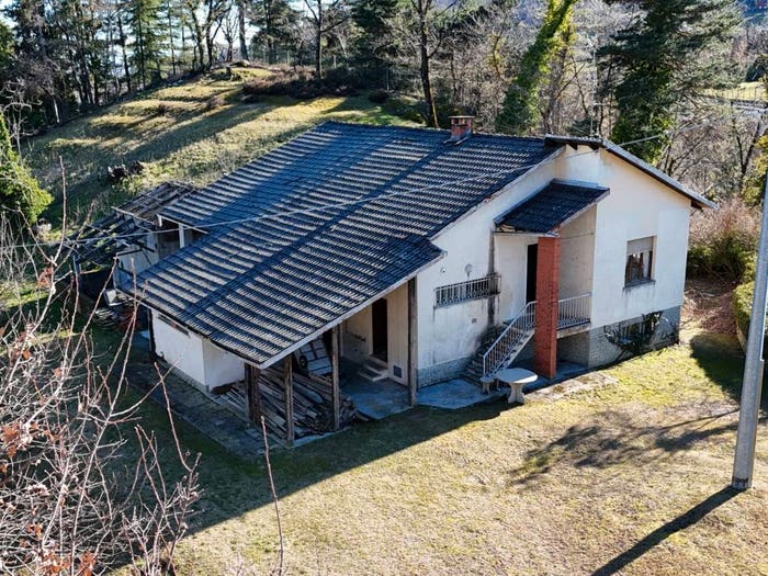 Casa con 6 locali in vendita in Strada Picchi, Cumiana