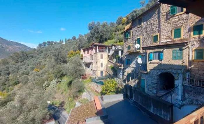 Appartamento con 6 locali in vendita in Via Vallone, Centro, Camporosso