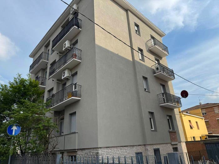 Appartamento quadrilocale in vendita in Via Sante Vincenzi, Ospedale Volturno, Parma
