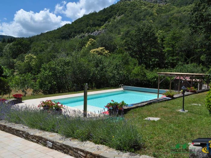 Casa con 6 locali in vendita in VIA MAESTRI, Valmozzola