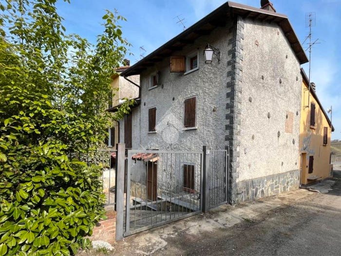 Casa quadrilocale in vendita in Località Valdamonte, Santa Maria della Versa