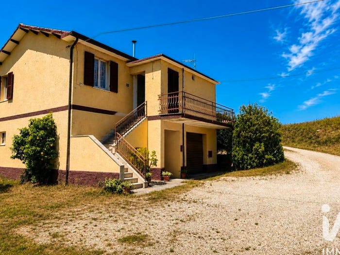 Casa con 6 locali in vendita in Via Fiorano, Cossignano