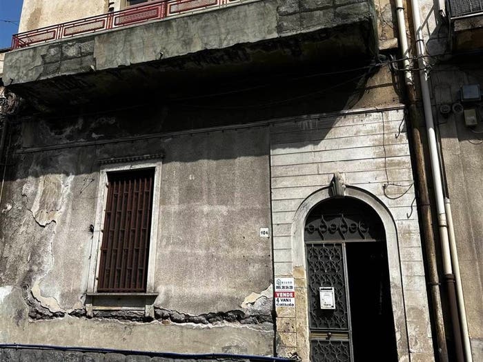 Appartamento quadrilocale in vendita in Via Santa Maria della Catena, Ferrarotto Acquedotto Greco, Catania
