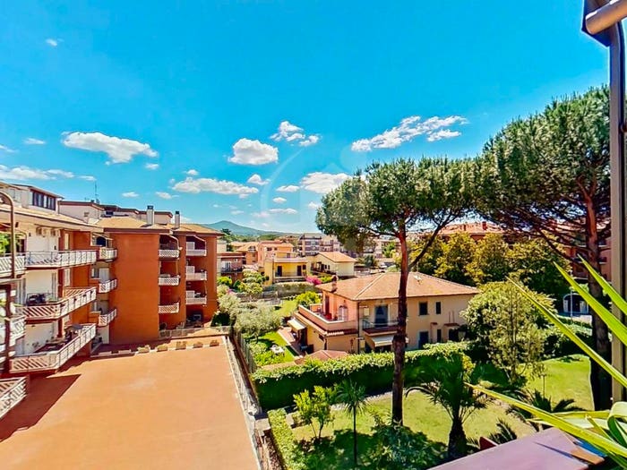 Casa con 6 locali in vendita in Via Anagnina, Morena, Roma