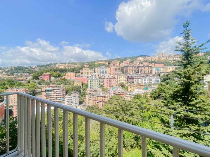 Appartamento bilocale in vendita in Salita di San Barnaba, Castelletto, Genova