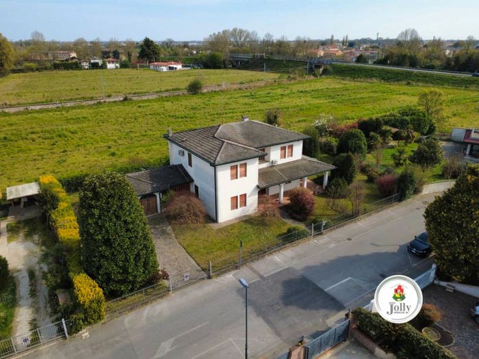 Casa con 6 locali in vendita in Piove di Sacco