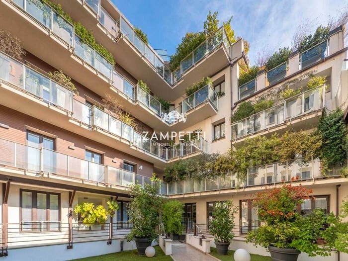 Appartamento trilocale in vendita in Via Fratelli Bronzetti, Indipendenza, Milano
