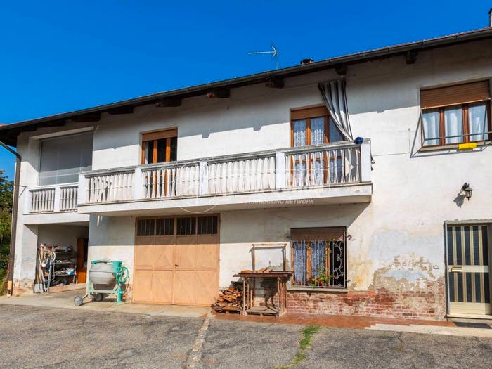 Appartamento con 6 locali in vendita in Strada Baldissero, Semicentro, Chieri