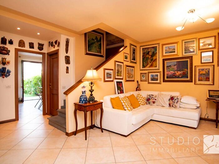 Casa con 6 locali in vendita in Via Luigi Zamboni, Cantagrillo Casalguidi, Serravalle Pistoiese