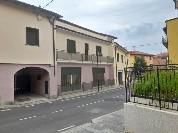 Casa trilocale in vendita in Piazza San Rocco, Calusco d'Adda