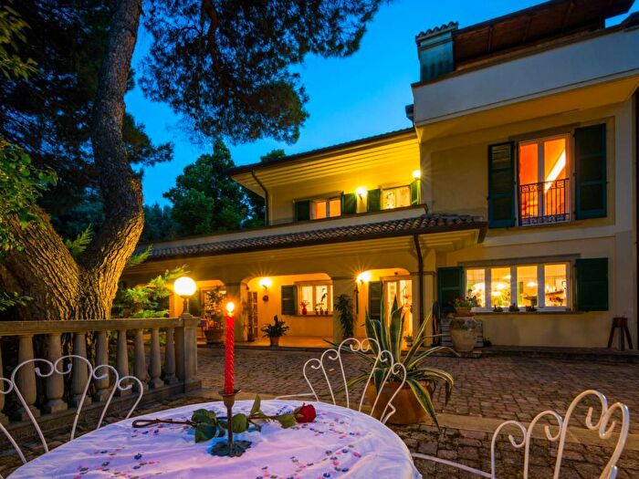 Casa con 6 locali in vendita in Strada Comunale di Monte Giove, Monte Giove Magliano, Fano