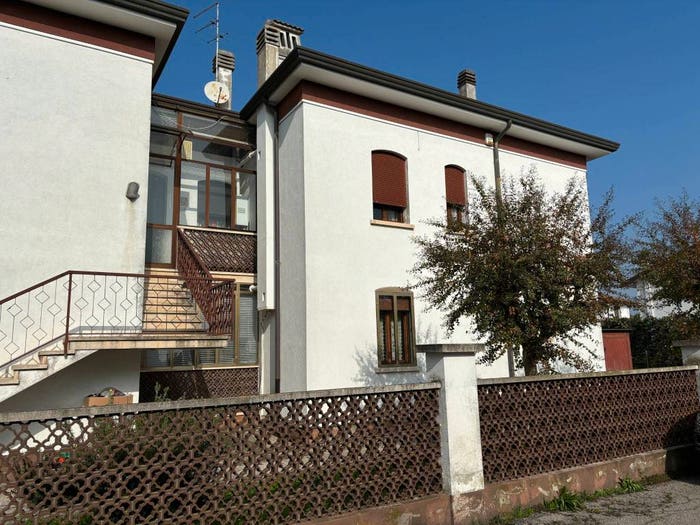Appartamento con 6 locali in vendita in Via Riccardo Malfatti, Centro, Adria