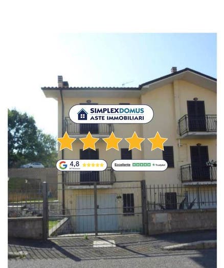 Casa quadrilocale in vendita in Via Ilaria Alpi, Acquapendente