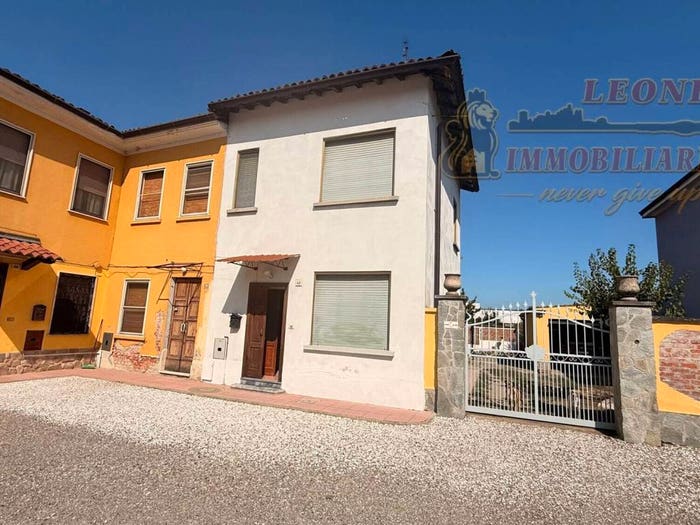 Casa con 6 locali in vendita in Via XX Settembre, Corteolona, Corteolona e Genzone
