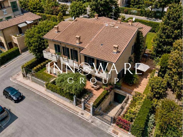 Casa con 6 locali in vendita in via Urbino, Borgo Stazione, Montecosaro