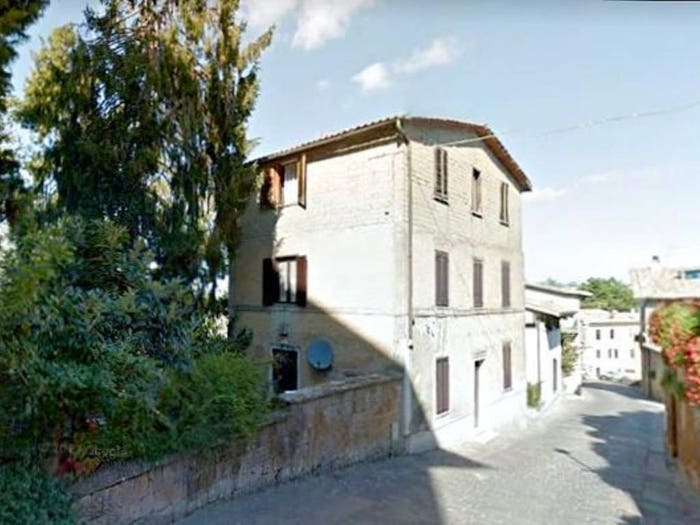 Casa con 6 locali in vendita in Svendita Totale Intero Palazzo SNC, Centro, Proceno