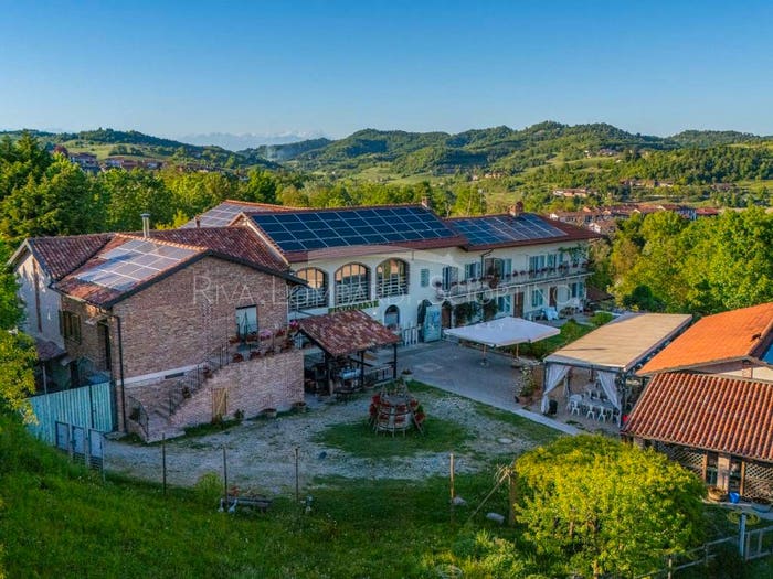 Casa con 6 locali in vendita in Località Sant'Emiliano, Albugnano