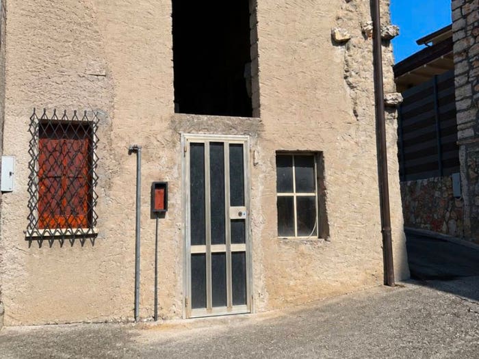 Casa bilocale in vendita in Contrada Praole, Cerro Veronese