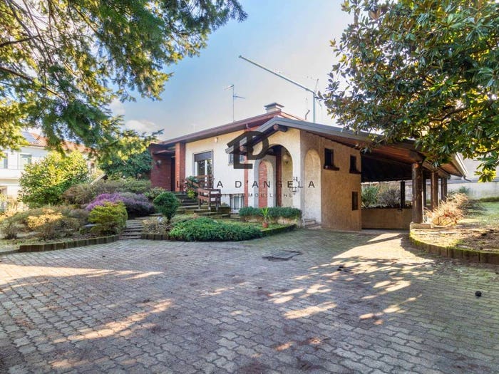 Casa quadrilocale in vendita in via giusti, Castellanza