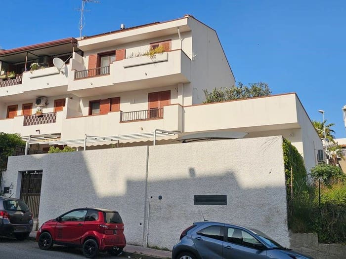 Casa con 6 locali in vendita in Via Salvatore Leonardi, Annunziata Bassa, Messina