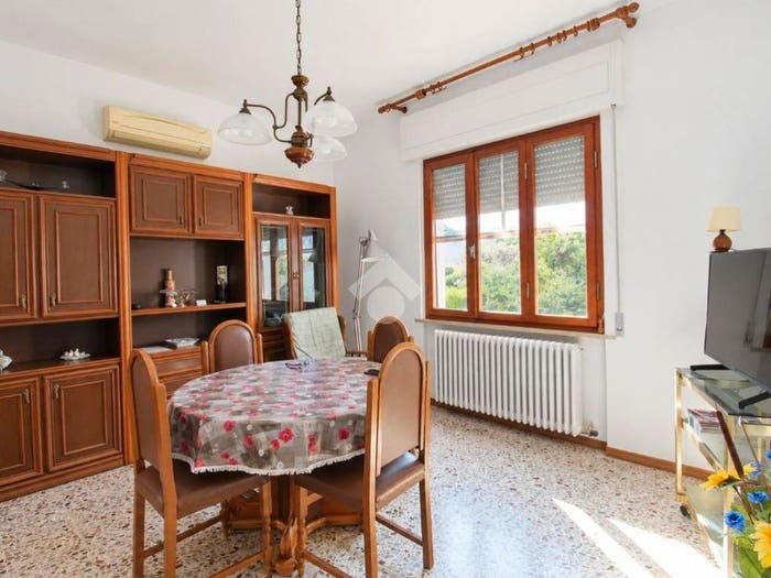 Casa con 6 locali in vendita in Via GENOVESI, Centro, Cascina