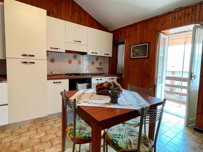 Appartamento quadrilocale in vendita in Frazione Cevo, Civo
