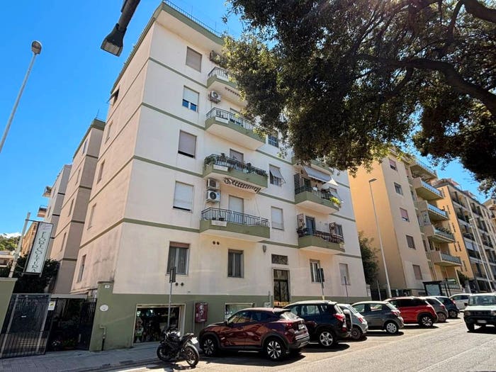 Appartamento trilocale in vendita in Via Antonio Scano, Monte Urpinu, Cagliari