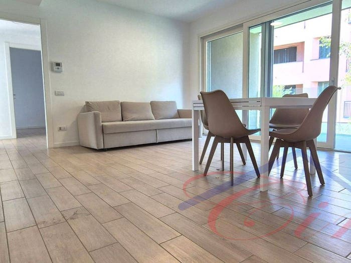 Appartamento trilocale in vendita in Piazza Giosuè Carducci, Castello, Lecco
