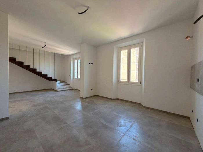 Appartamento con 5 locali in vendita in Via Privata Socrate Sardelli, Centro, Poggibonsi