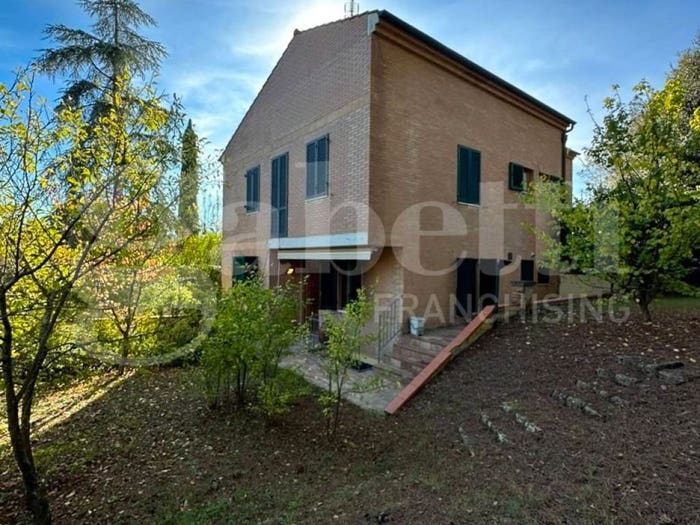 Casa con 6 locali in vendita in Castelnuovo Berardenga