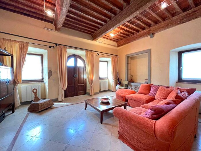 Appartamento quadrilocale in vendita in Piazza San Bartolomeo, Montevettolini, Monsummano Terme
