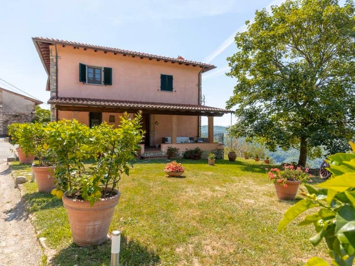 Casa con 5 locali in vendita in Via per Monsagrati Alto, Pescaglia