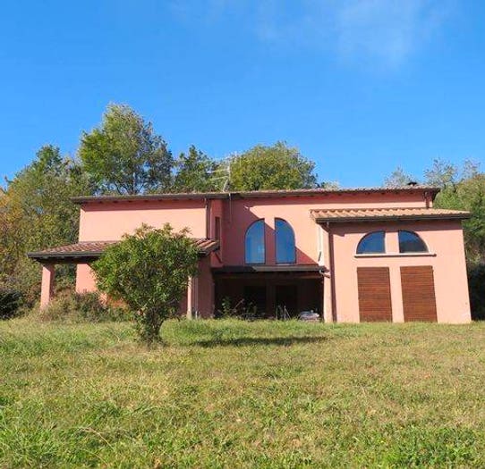 Casa con 6 locali in vendita in Via Stazzone, Bagnone