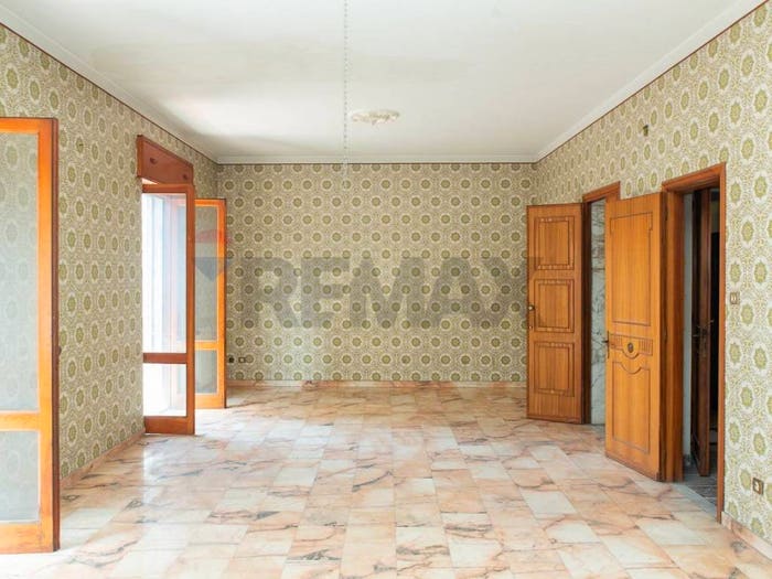 Appartamento con 6 locali in vendita in via sardegna, Paternò