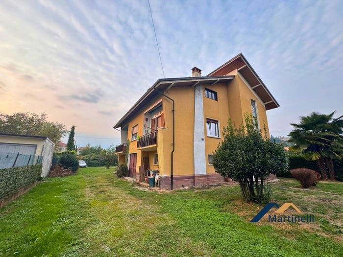 Casa con 6 locali in vendita in Via Costa, Vigliano Biellese