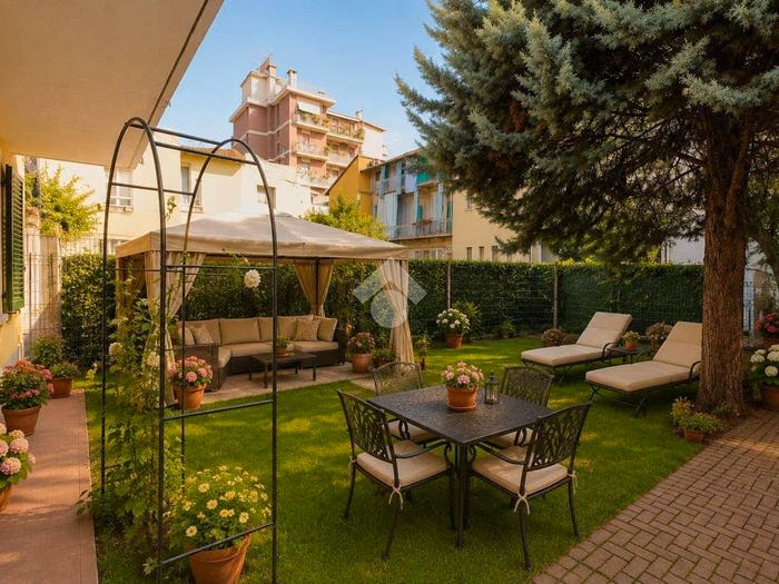Casa quadrilocale in vendita in Via Giovanni Ameglio, Quarto Oggiaro, Milano