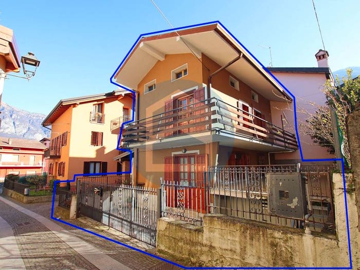 Casa trilocale in vendita in Via Sicotti, Centro, Gianico