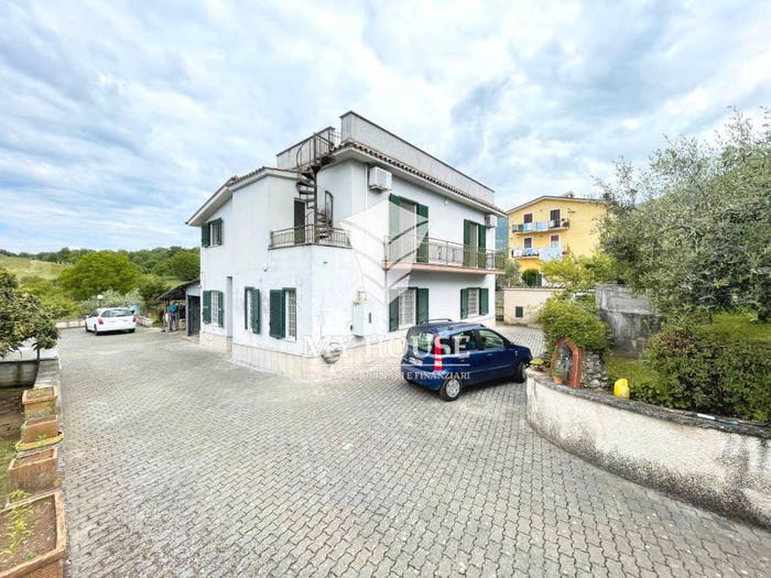 Casa con 6 locali in vendita in Contrada Casalotto, Piglio