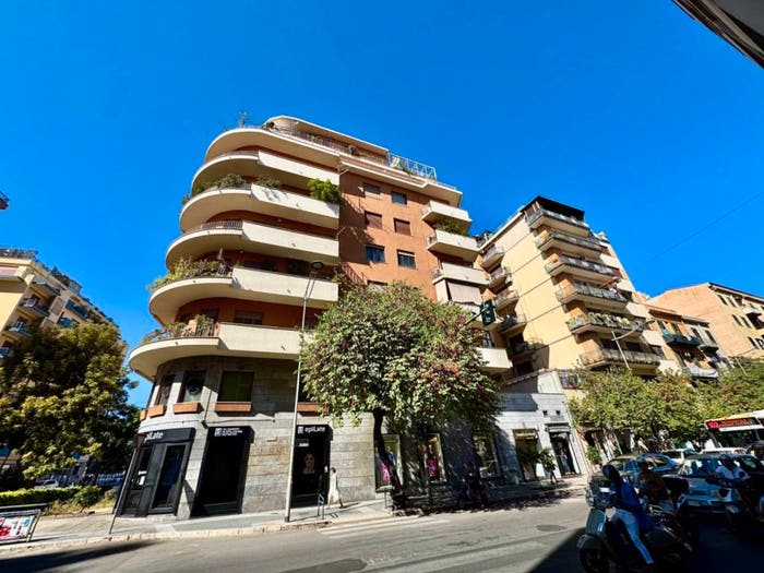 Appartamento trilocale in vendita in Via Giuseppe Sciuti, Notarbartolo Sciuti, Palermo