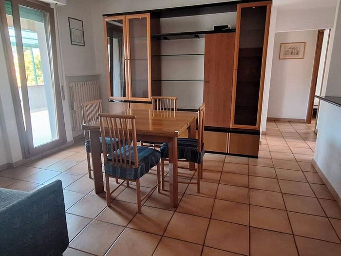 Appartamento trilocale in vendita in Via Giordano Bruno, Piano, Ancona