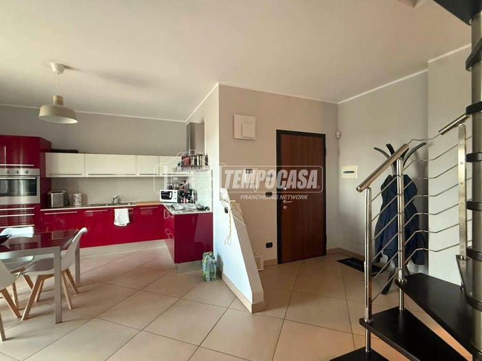 Appartamento con 5 locali in vendita in Via Mario Careddu, Valgera, Asti